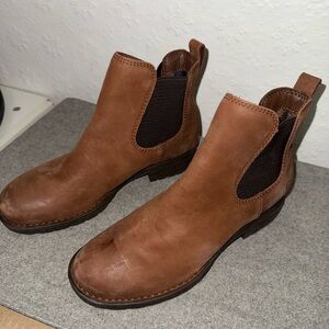 BORN boots SIZE 10 NEW